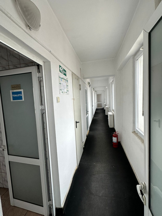 Spatiu birouri Port | Grup sanitar | Parcare  — fotografie 2